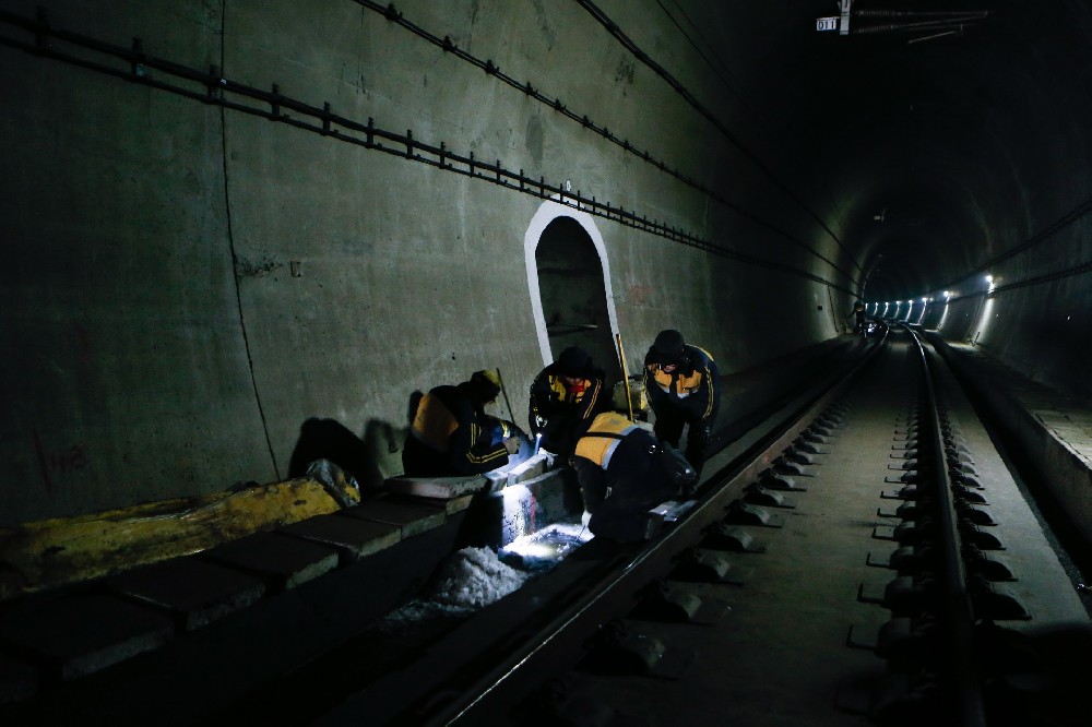 茶陵铁路运营隧道病害现状